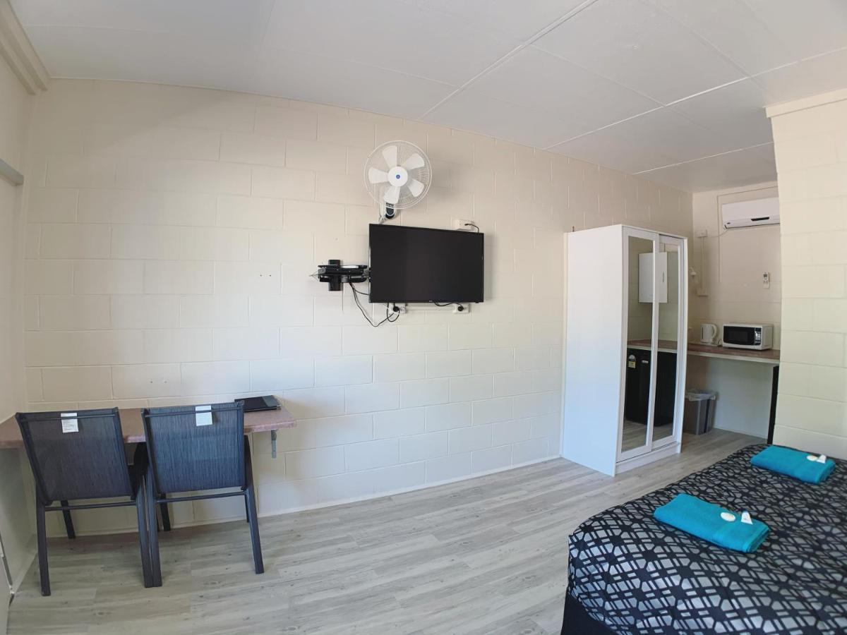 Tropical City Motor Inn Ayr Ngoại thất bức ảnh